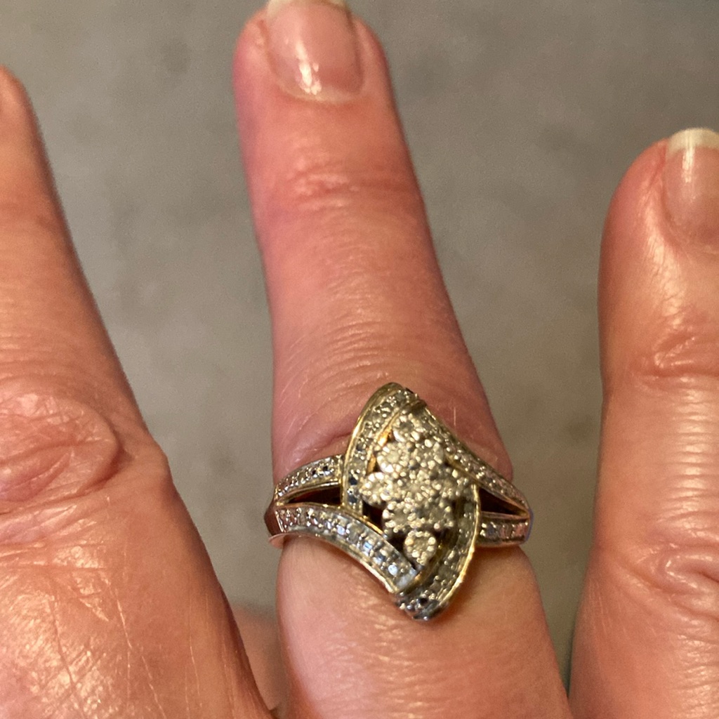 Ladies Diamond Ring